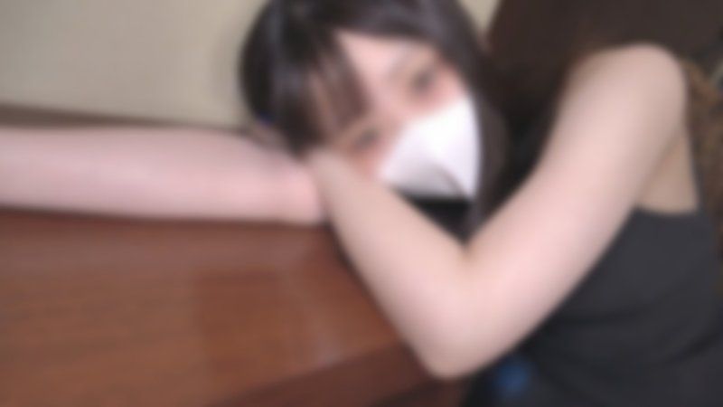 ♡9/27日前半價　21歲,身材嬌小可愛的女大學生,是叔叔的超級最愛。用完全勃起的肉棒,撲滋撲滋地無套性交兩發內射！滴著汁液的肉褶,吸附在肉棒上的交合處過於色情了