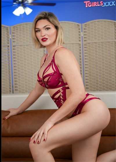 Torie Easton – Strapped