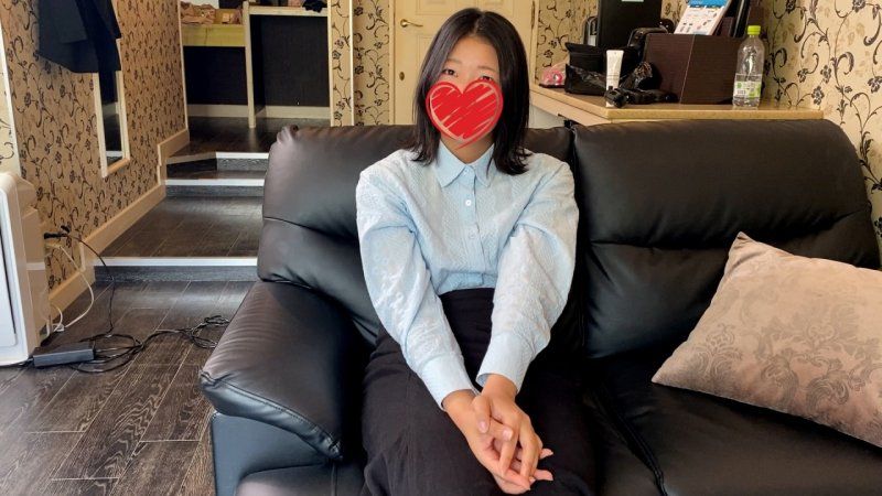今年卒業したての18さい♡地味で真面目な公務員のハメ撮り！バレたら退職する覚悟で大胆P活♡