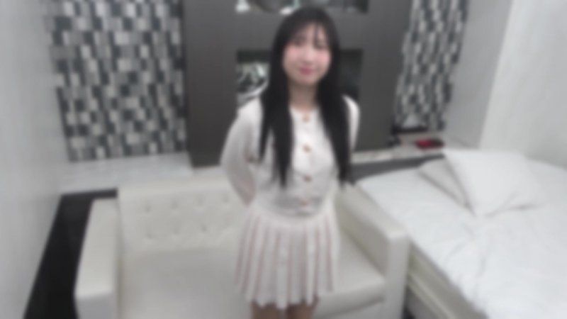 【限定公開】長髮白皙巨乳妹被大雞巴情色自拍師玩弄。被和男友不同的雞巴的粗暴磨擦，在快感中高潮。