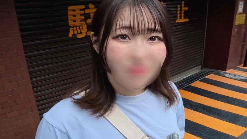 初撮り♥完全顔出し♥彼氏持ちの普通OLをナンパしてホテルデート！騎乗位で泣き声を漏らしながら腰を振り続け、最後は「中に出して♡」と懇願して大量生中出し！【海外版】特典付